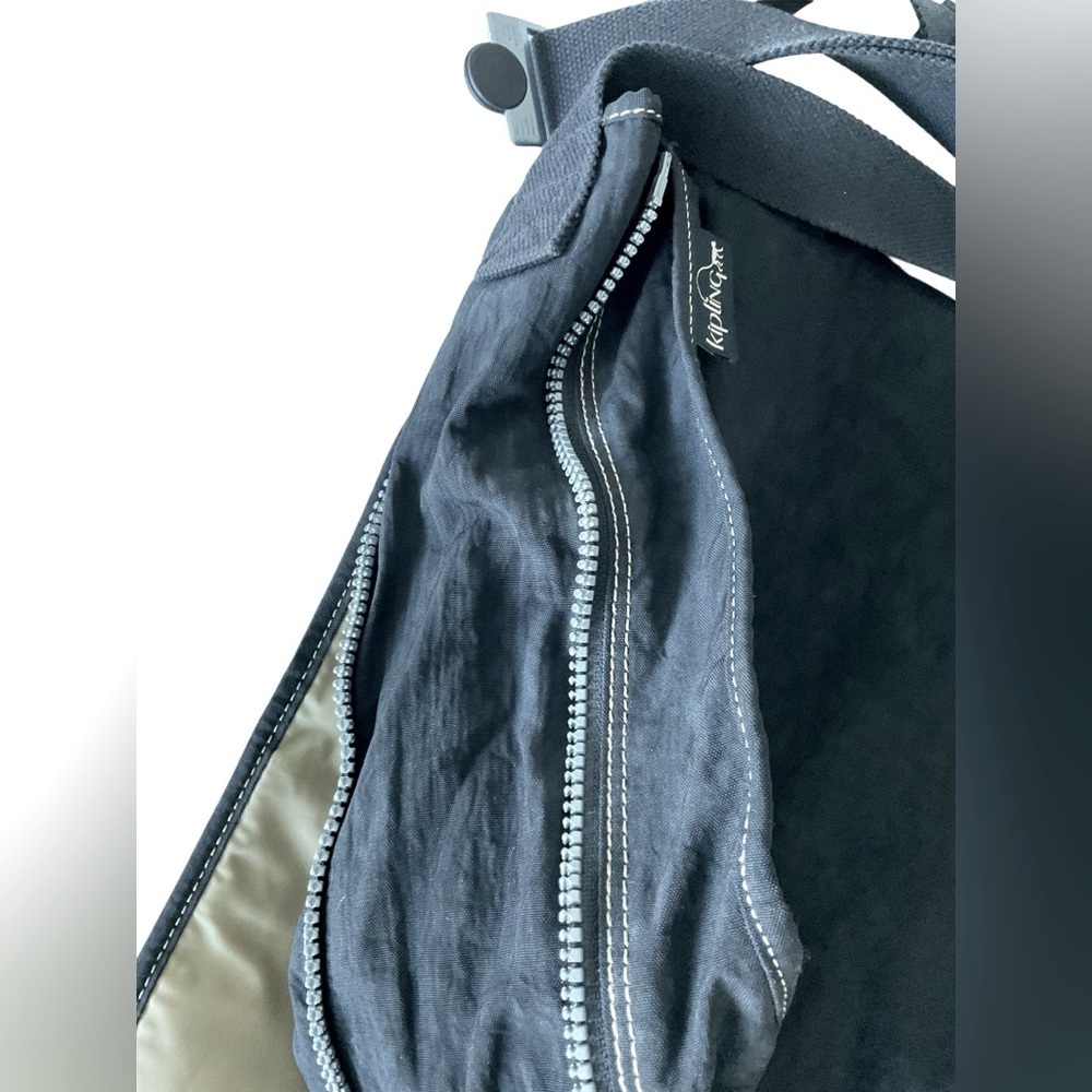 Kipling Black Nylon Expandable Laptop Messenger Bag Large - Picture 11 of 15